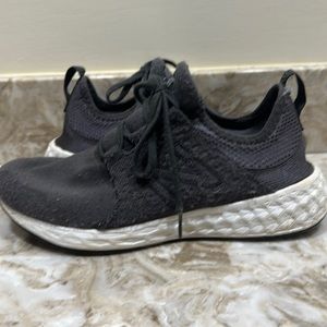 Fresh foam new balance tennis shoes